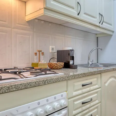 Apartment Cantinho Da Elvira, A In Madeira *